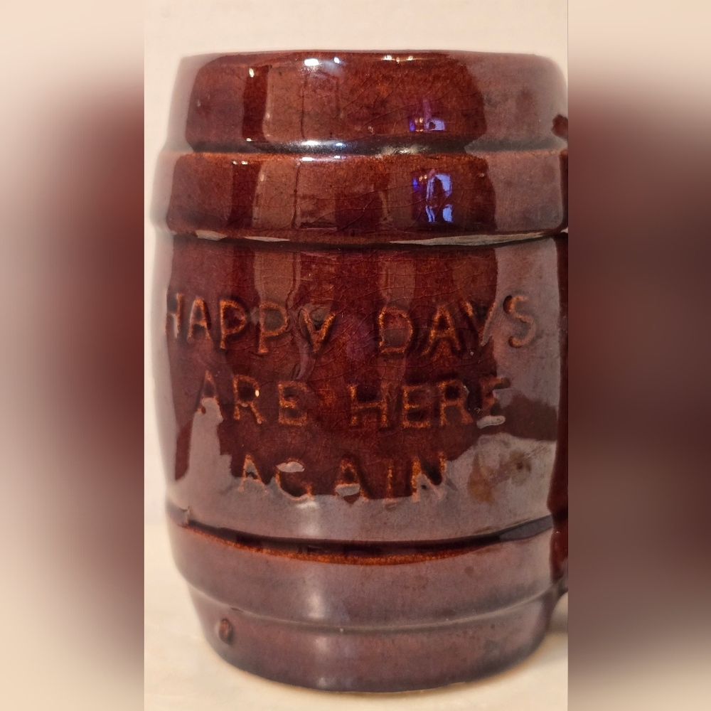 Vintage Hull Pottery Mug #497 "Happy Days Are Here Again"